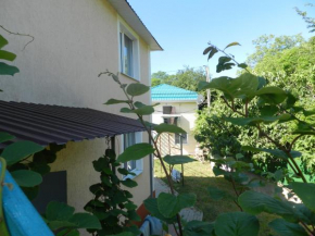 Guest House on Sportivnaya 1a